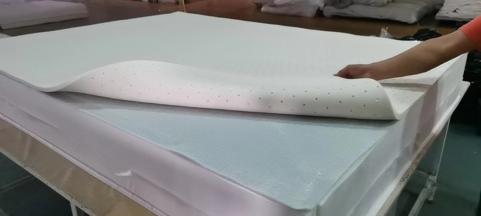 Premium import wholesale modern bed mattress for home furniture in a box king size spring latex gel memory foam mattresses